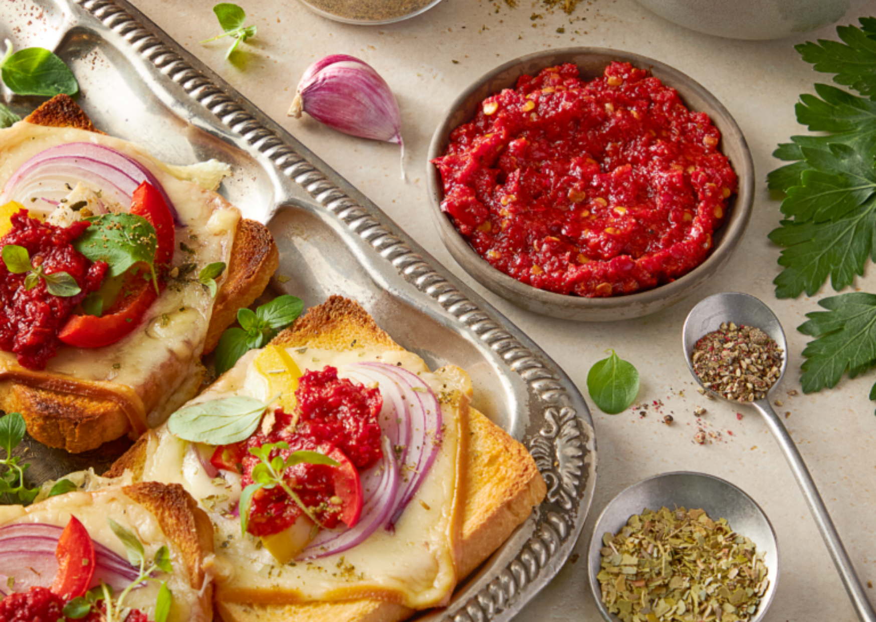 Schnelle Toasts mit Käse und Za’atar